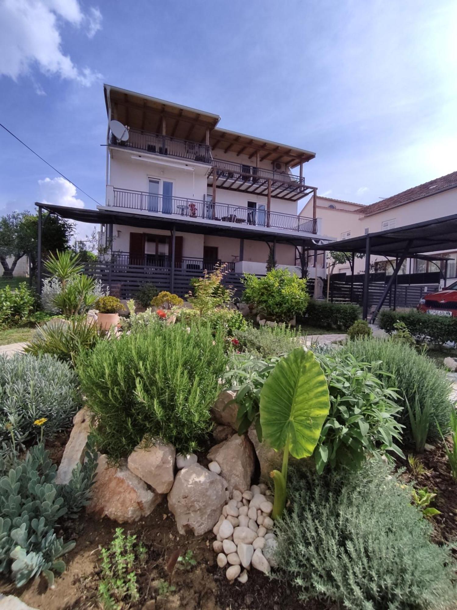 Apartmani Ino Pakoštane Exterior foto